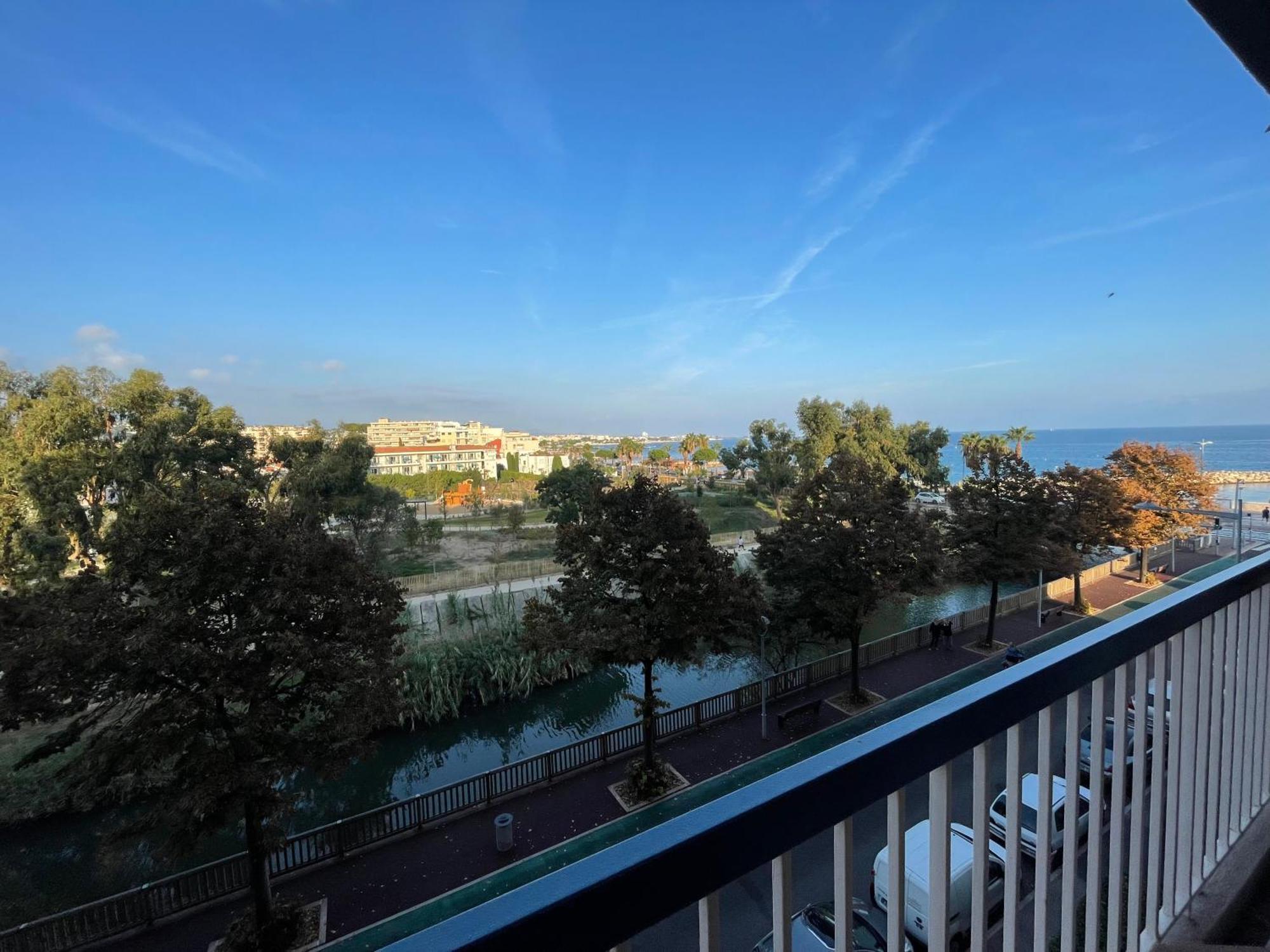 קאן סור מר Vue Sur Mer - Magnifique Appartement Tout Confort - Terrasse Et Parking Prive מראה חיצוני תמונה